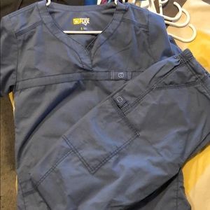 Wonderwink scrub set